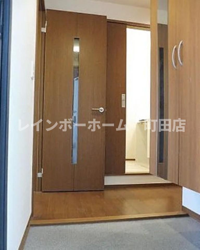 ウェルデンス東林間※初期費用分割あと払いサービス利用可能物件の玄関