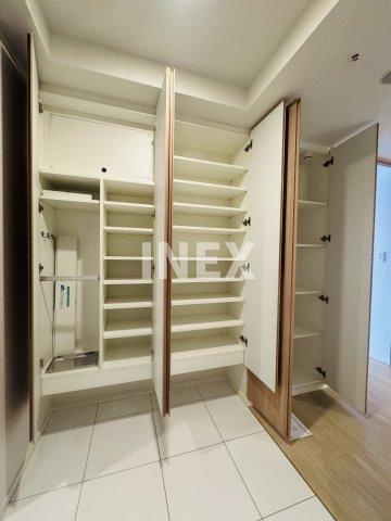 横浜市中区北仲通５丁目の賃貸マンションの収納