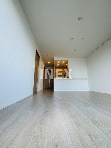 横浜市中区北仲通５丁目の賃貸マンションの居間・リビング
