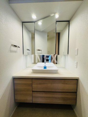 横浜市中区北仲通５丁目の賃貸マンションの独立洗面台