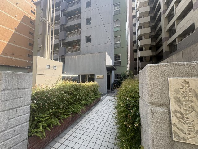 東洋マンションのエントランス
