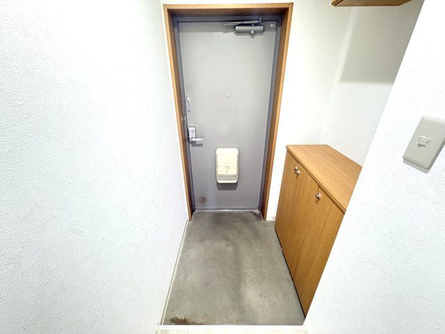 リーベスト昭島の玄関