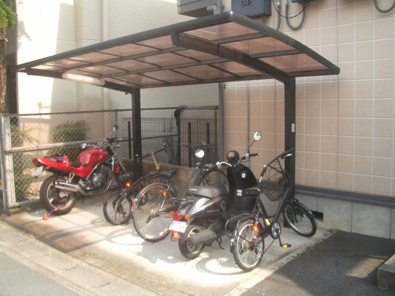 ブランシェ御陵Ⅱの駐車場