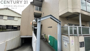 シャルム甲子園２番館のエントランス