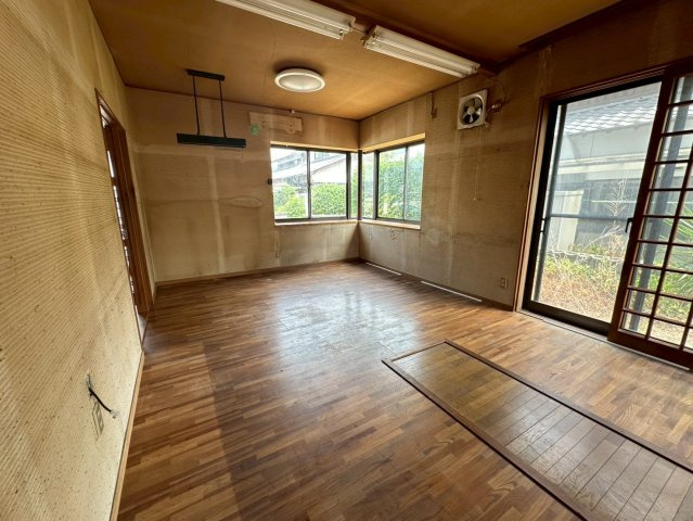 中西町　中古戸建の居間・リビング|【居間・リビング】