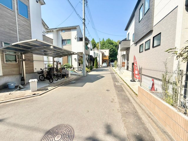 世田谷区喜多見4丁目　新築戸建　残1棟の前面道路含む現地写真|現地ご見学希望・資料請求などお気軽にお問い合わせ下さい！
03-5990-5201