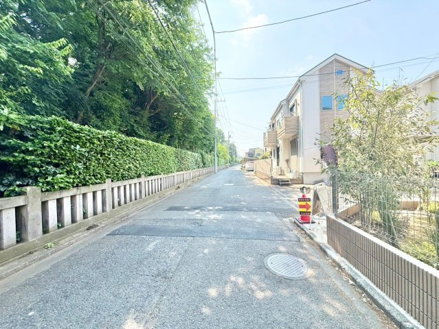 世田谷区喜多見4丁目　新築戸建　残1棟の前面道路含む現地写真|現地ご見学希望・資料請求などお気軽にお問い合わせ下さい！
03-5990-5201