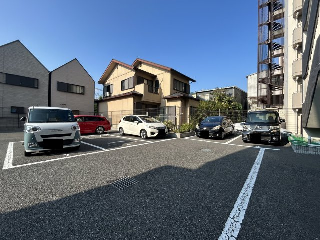 【駐車場】