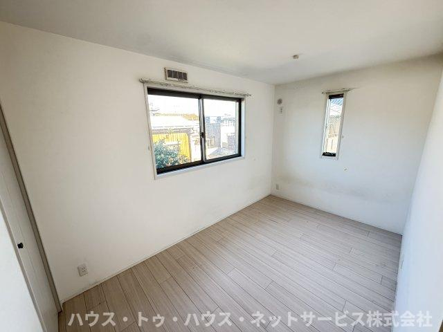 エルメゾン五香西の洋室