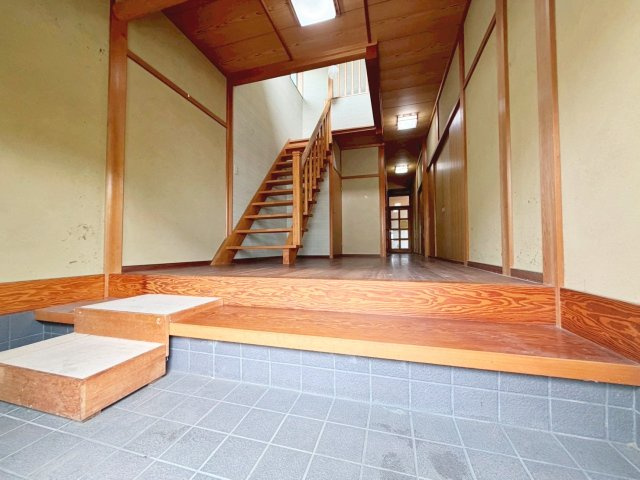 中古戸建　篠町広田2丁目の玄関