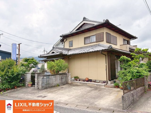 中古戸建　篠町広田2丁目の前面道路含む現地写真
