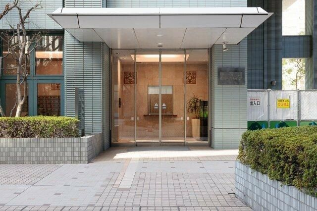 小石川シティハイツのエントランス