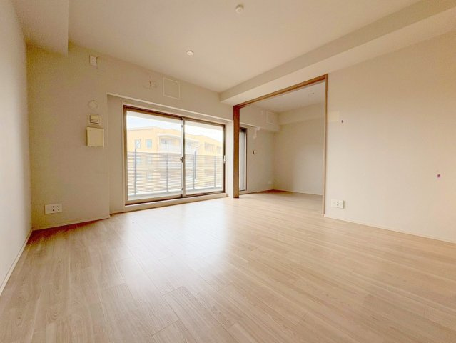 宝塚市栄町３丁目の賃貸マンションの居間・リビング|ゆったり過ごせるリビングです