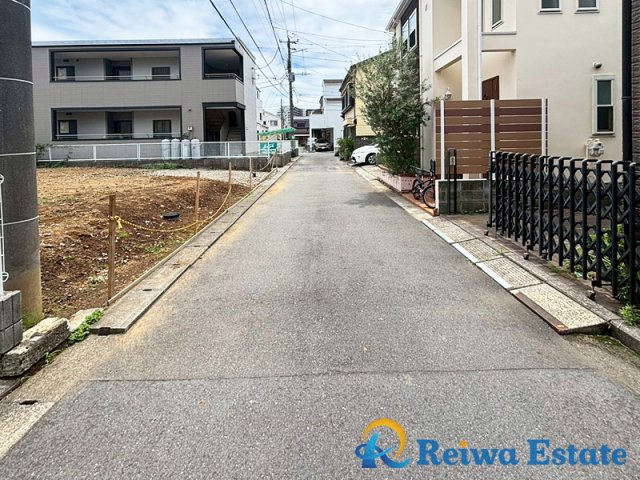 売地　茅ヶ崎市矢畑の前面道路含む現地写真
