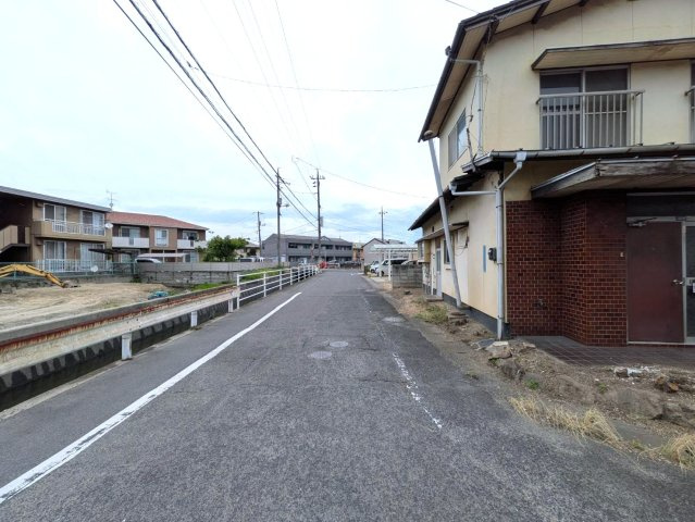 倉敷市神田一丁目 土地の前面道路含む現地写真|◆北西側前面道路の幅員は5.9ｍです。
