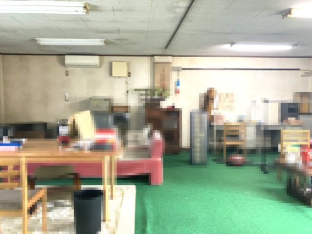 高島市鴨中古倉庫の洋室