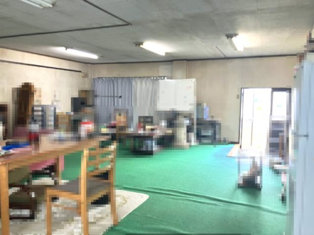 高島市鴨中古倉庫の洋室