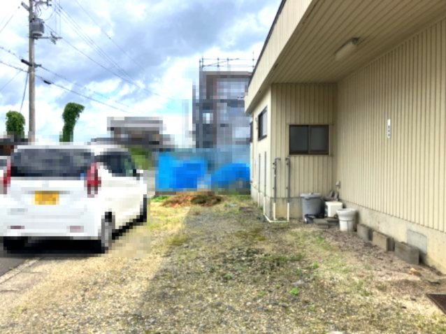 高島市鴨中古倉庫の外観