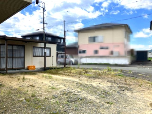 高島市鴨中古倉庫の外観