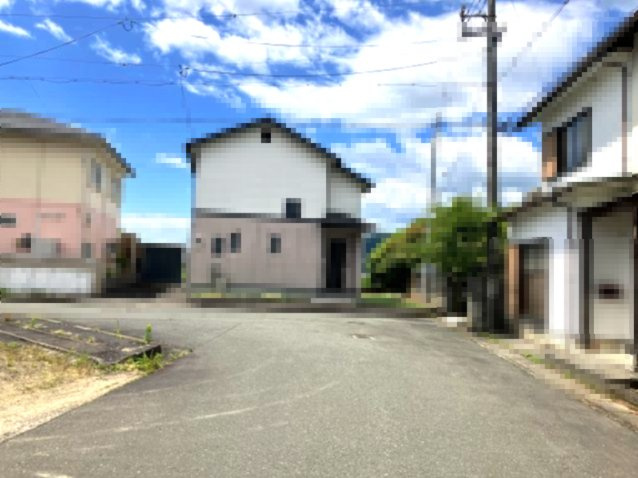 高島市鴨中古倉庫の周辺|前面道路