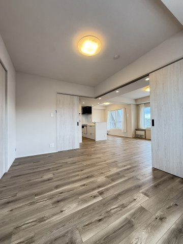 リラハイツ平岸の洋室