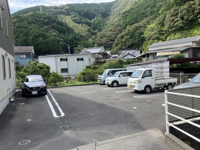 レジェンド ジローⅡの駐車場|駐車場