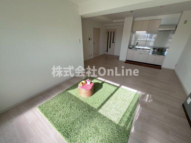 八尾市荘内町１丁目の賃貸マンションの内装
