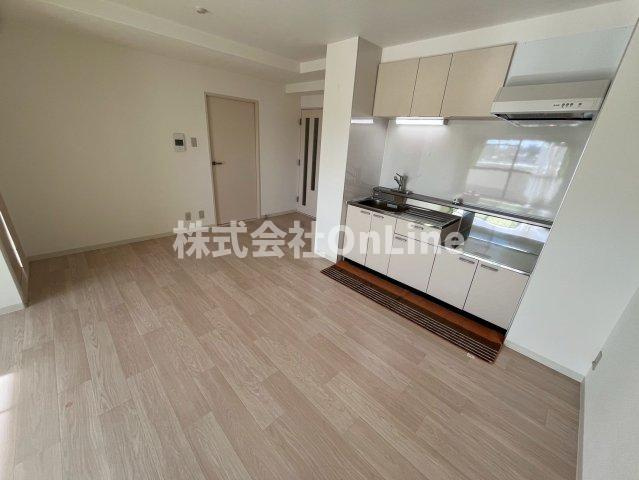 八尾市荘内町１丁目の賃貸マンションの居間・リビング