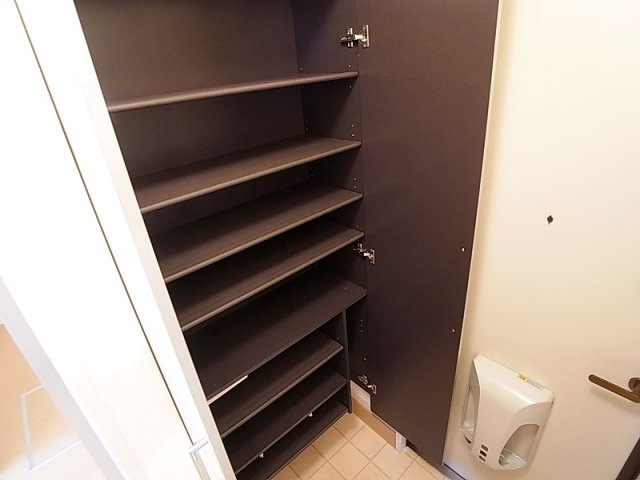 プティ・リヴィエールの玄関|シューズＢＯＸも大きいです