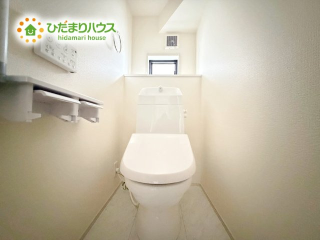 いわき市錦町江栗1丁目第2　新築戸建　2号棟のトイレ|環境にもやさしい、少ない水量でしっかり流す節水型トイレを設置！
