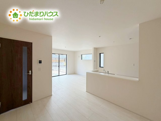 いわき市錦町江栗1丁目第2　新築戸建　2号棟の居間・リビング|20.2帖の広～いリビングは、ゆったりとした家族だんらんの時間を過ごせます(^^)/