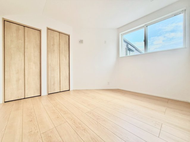 杉並区下井草3丁目　新築戸建　全3棟の洋室|2026.06.12撮影

現地ご見学希望・資料請求などお気軽にお問い合わせ下さい！
03-5990-5201