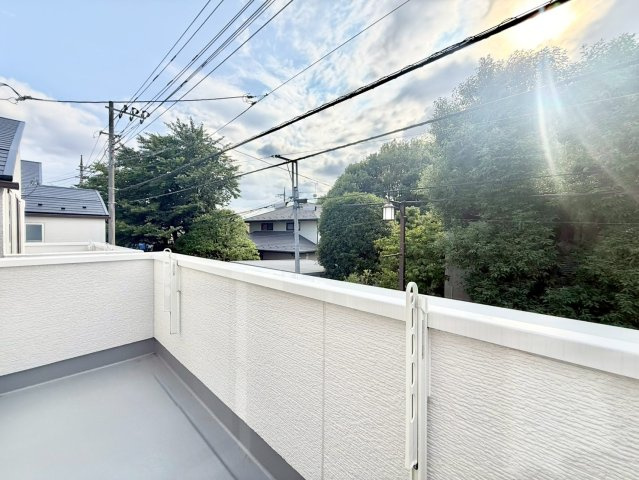 杉並区下井草3丁目　新築戸建　全3棟のバルコニー|2026.06.12撮影

現地ご見学希望・資料請求などお気軽にお問い合わせ下さい！
03-5990-5201