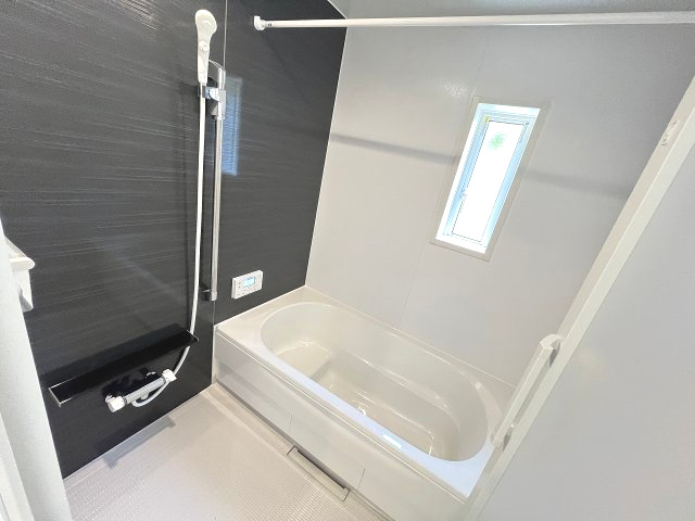 【内装】 | 福岡市南区屋形原3丁目第10　2号棟（全3棟）【仲介手数料無料・0円】 | 施工例。浴室です。施工例は完成時と異なる場合があります。