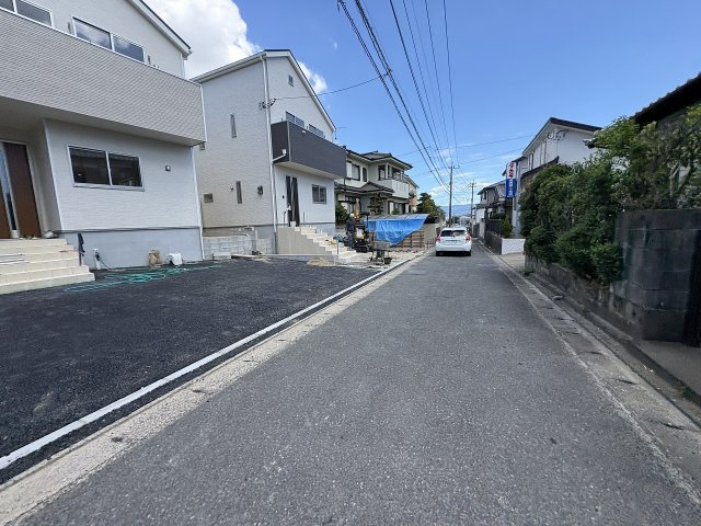 【その他】 | 福岡市南区屋形原3丁目第10　2号棟（全3棟）【仲介手数料無料・0円】 | 現地写真。前面道路です。