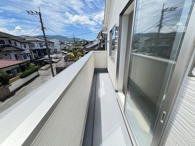 【バルコニー】 | 福岡市南区屋形原3丁目第10　2号棟（全3棟）【仲介手数料無料・0円】 | 施工例。施工例は完成時と異なる場合があります。