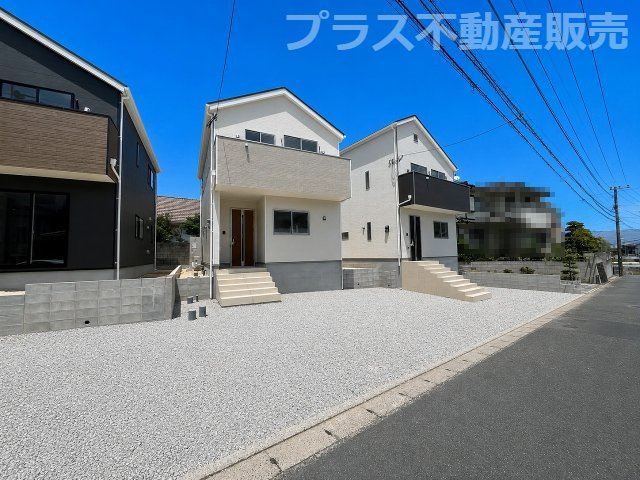 【外観】 | 福岡市南区屋形原3丁目第10　2号棟（全3棟）【仲介手数料無料・0円】 | 現地写真。プラス不動産販売なら、現場の全ての棟をまとめてご見学頂けます。