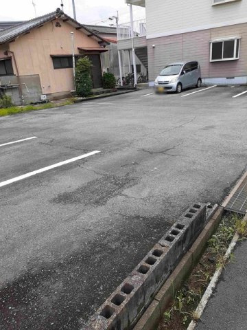 リベラル山下の駐車場|駐車場があるので、車を買う予定の方も安心です