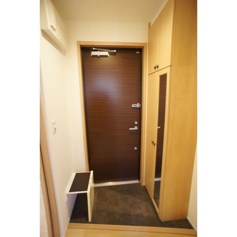 ラシーネ山光の玄関