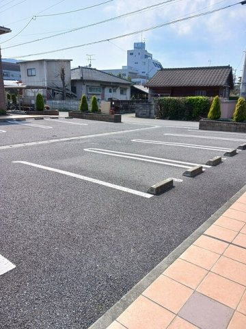 サンライズ城南Ａの駐車場|駐車スペースもあります