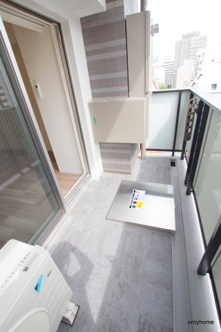 アーバネックス本町　仲介手数料無料のバルコニー