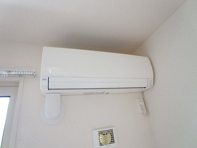 フラット松原の設備|エアコン付きでどんな季節も快適です