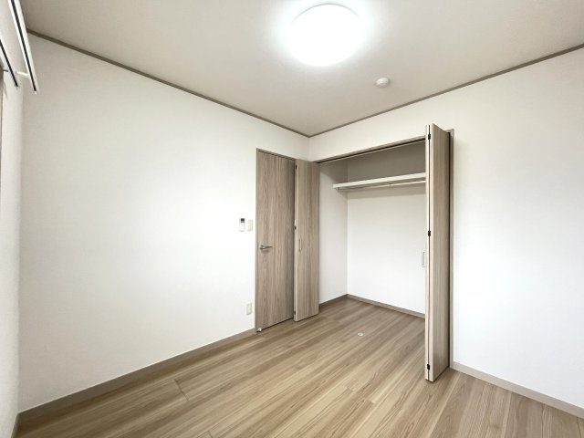 フカイマンションの洋室