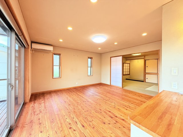 【駅近！】常総市水海道栄町中古戸建の居間・リビング
