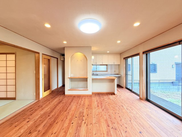【駅近！】常総市水海道栄町中古戸建の居間・リビング