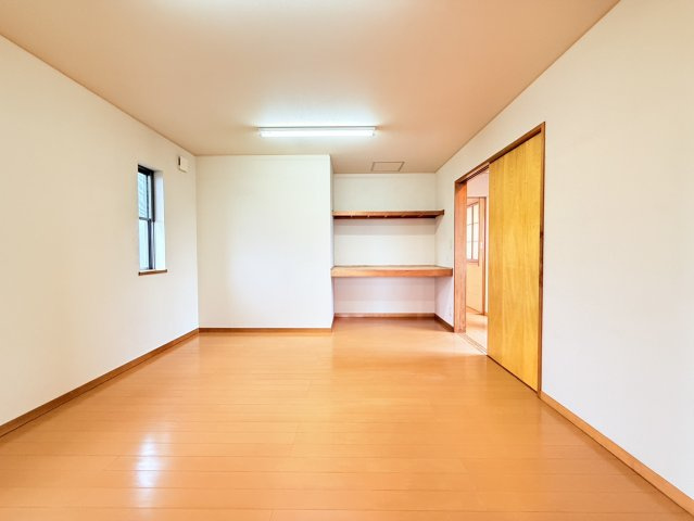 【駅近！】常総市水海道栄町中古戸建の洋室