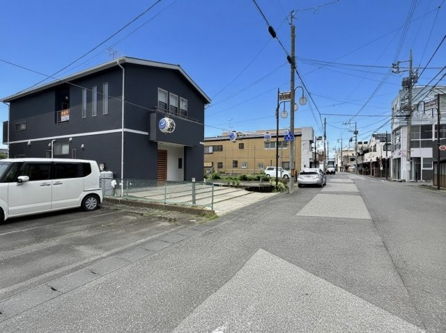 【駅近！】常総市水海道栄町中古戸建の前面道路含む現地写真