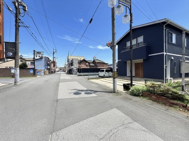 【駅近！】常総市水海道栄町中古戸建の前面道路含む現地写真