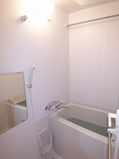 NISHIIKEBUKURORESIDENCEの浴室