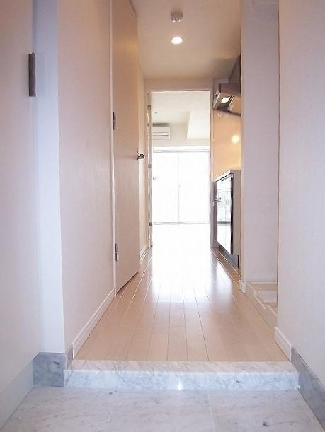 NISHIIKEBUKURORESIDENCEの玄関